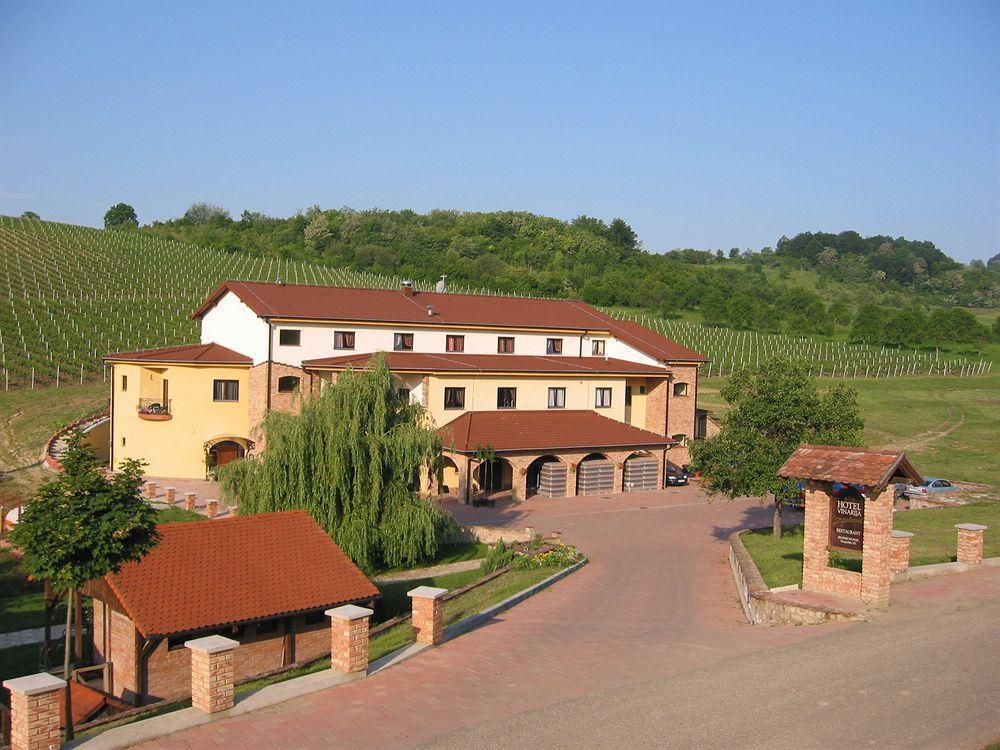 Stupnicki Dvori Winery Hotel Brodski Stupnik Ngoại thất bức ảnh