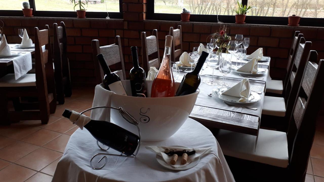 Stupnicki Dvori Winery Hotel Brodski Stupnik Ngoại thất bức ảnh